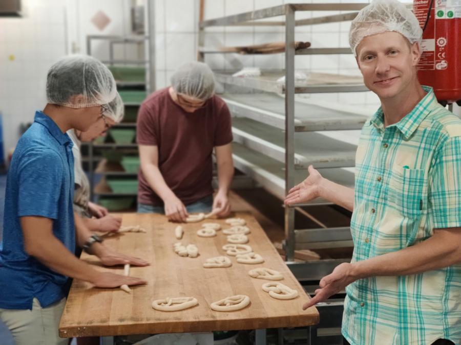 Fränkische Backkunst begeistert amerikanische Gastschüler